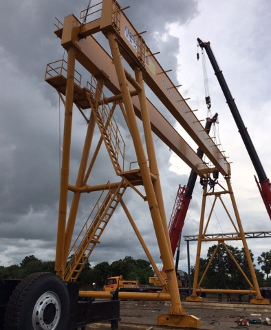 เครนสนาม